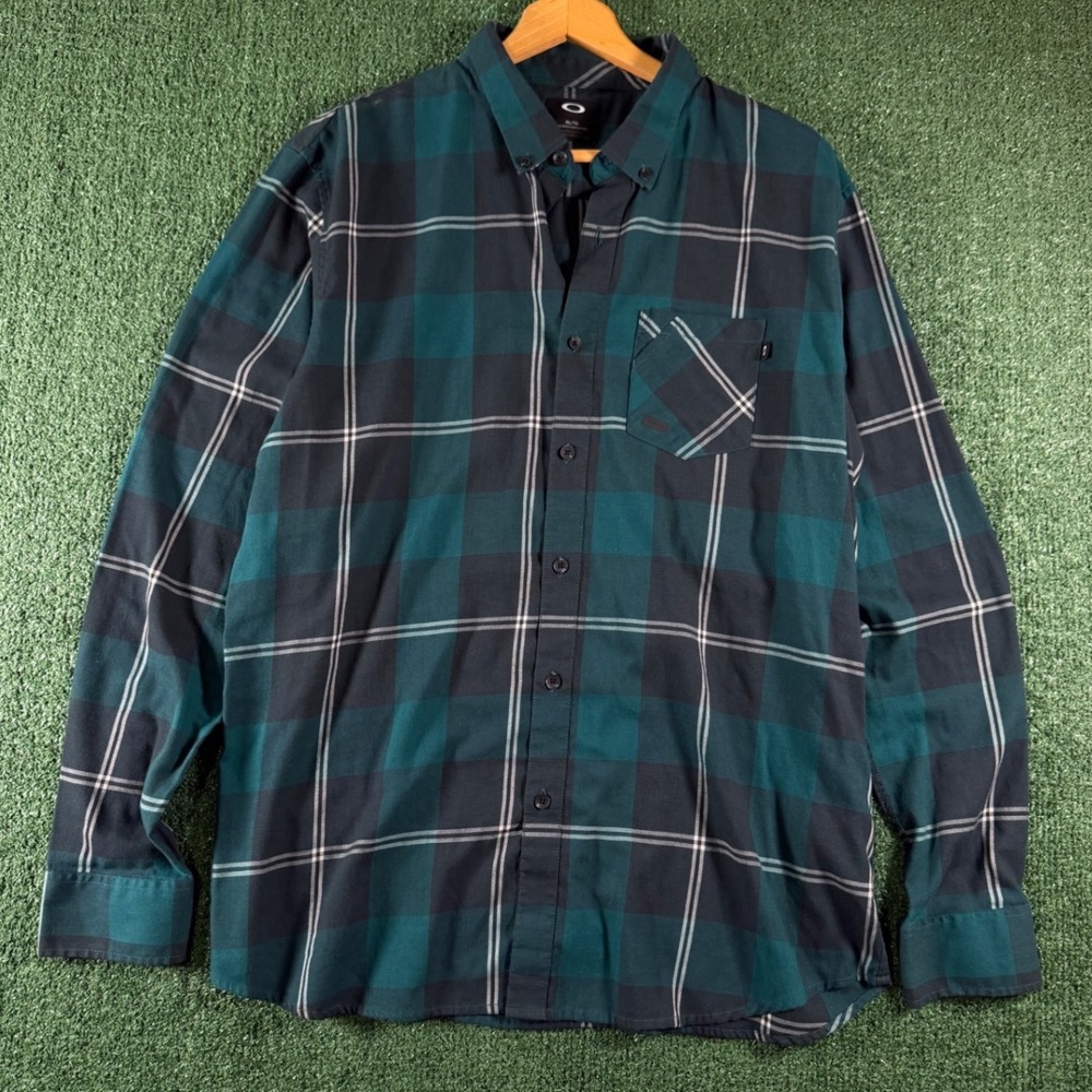 Oakley Button Down Shirt Mens XL Teal Plaid Good Flannel Long Sleeve Regular Fit
